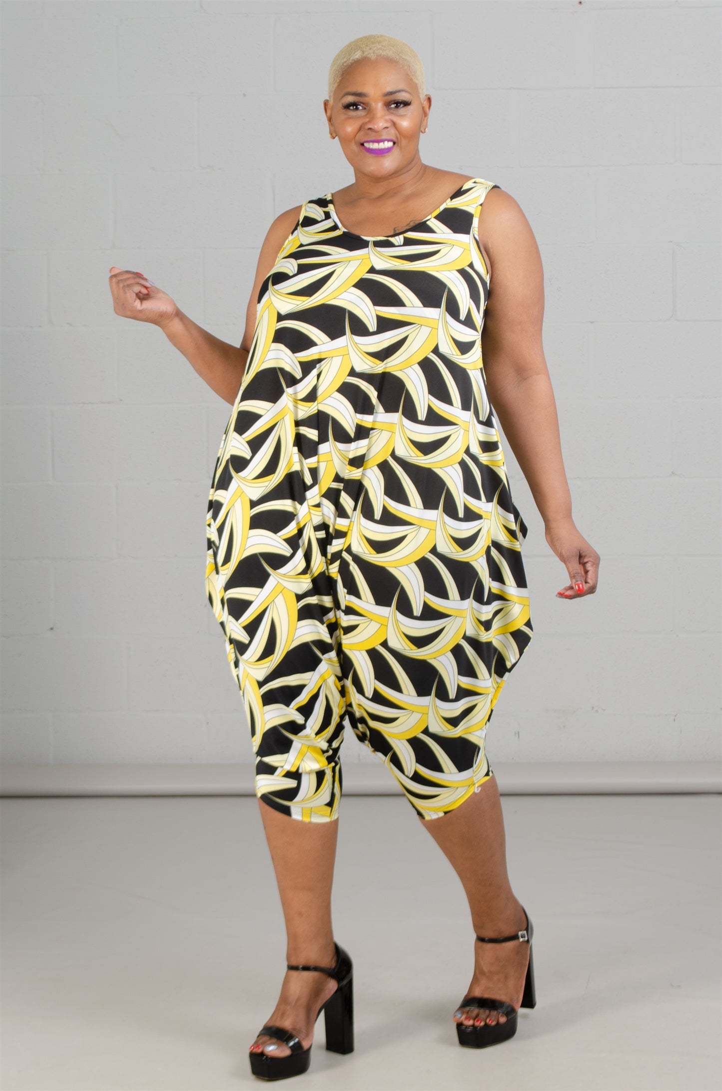 Plus Size Banana Print Jumpsuit - Sleeveless Wide Leg Romper with Pockets