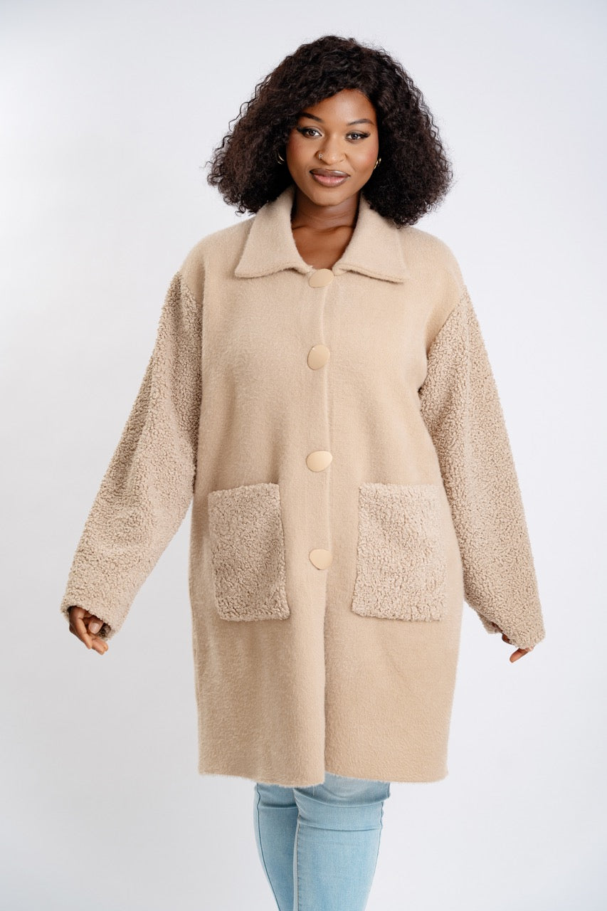 Plus Size Teddy Bear Coat - Oversized Sherpa Fleece Jacket with Collar and Pockets