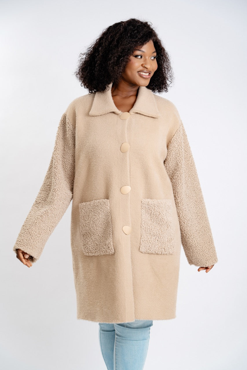 Plus Size Teddy Bear Coat - Oversized Sherpa Fleece Jacket with Collar and Pockets